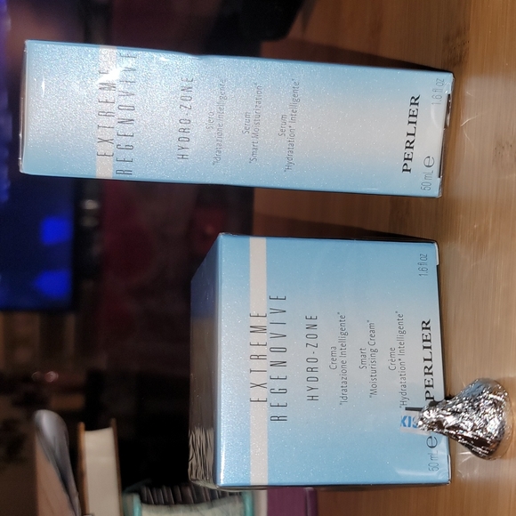 Perlier 2 Piece Set Hydro-Zone Smart Moisturizing Cream & Serum
